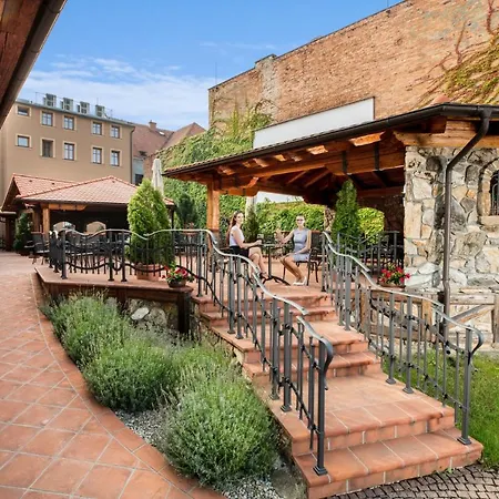 Katerain Hotel, Restaurace, Wellness Отель