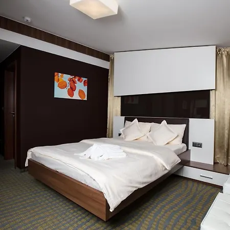 Katerain Hotel, Restaurace, Wellness 오파바