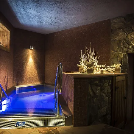 Katerain Hotel, Restaurace, Wellness فندق 3*