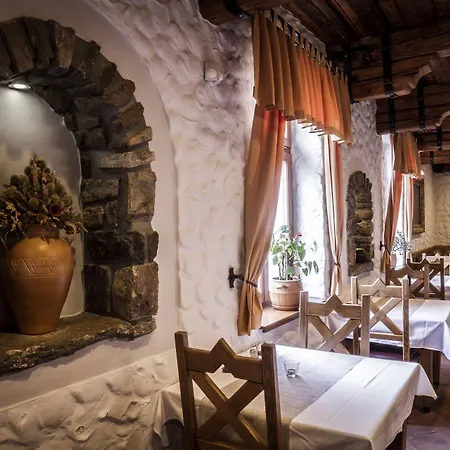 Katerain Hotel, Restaurace, Wellness فندق 3*