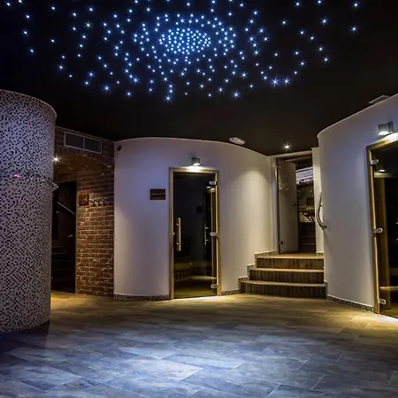 Katerain Hotel, Restaurace, Wellness فندق أوبافا