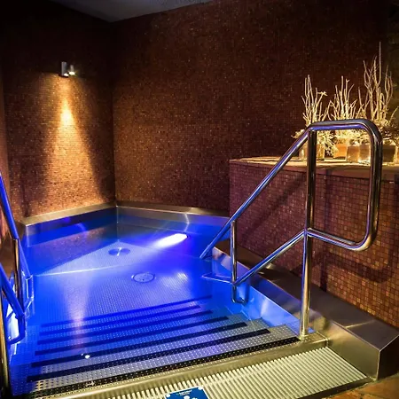 Katerain Hotel, Restaurace, Wellness فندق أوبافا