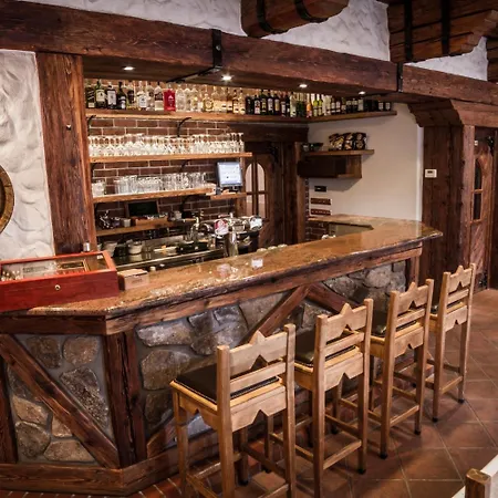 Katerain Hotel, Restaurace, Wellness أوبافا