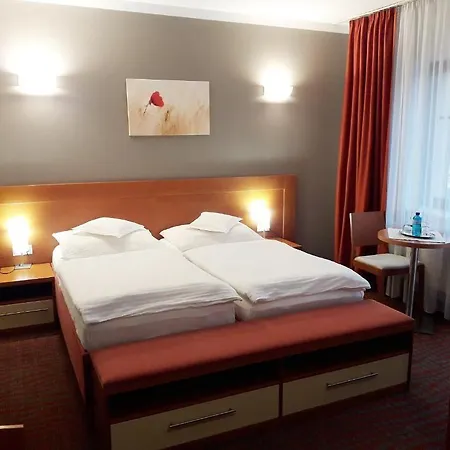 Katerain Hotel, Restaurace, Wellness 호텔 3*