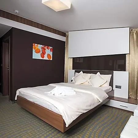호텔 Katerain Hotel, Restaurace, Wellness 오파바