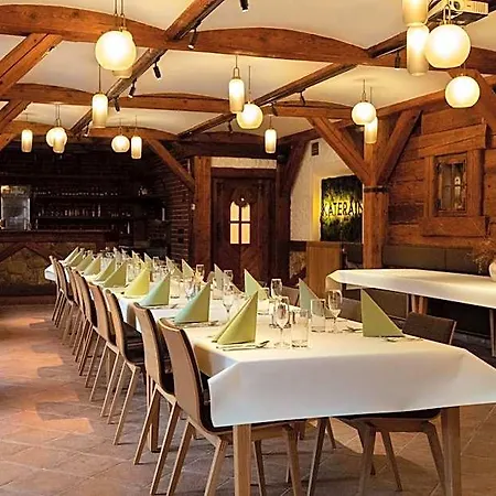 Katerain Hotel, Restaurace, Wellness 호텔 오파바