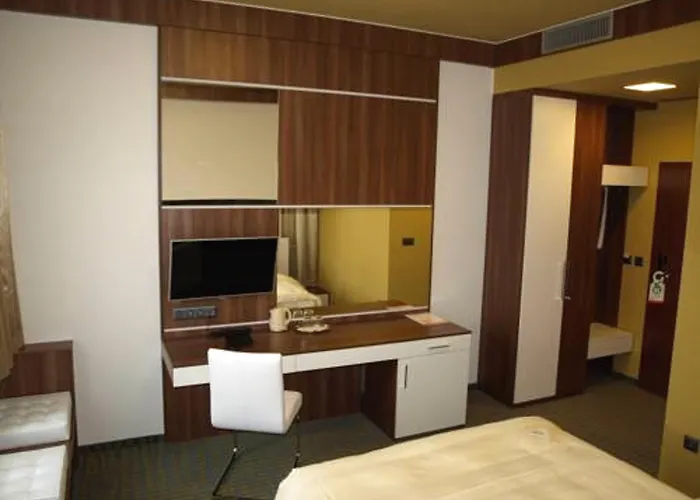 Ξενοδοχείο Katerain Hotel, Restaurace, Wellness 3*