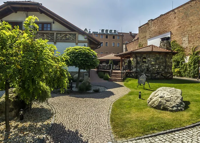 Katerain Hotel, Restaurace, Wellness Ξενοδοχείο Όπαβα