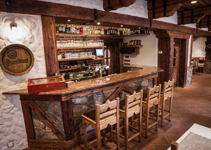 Katerain Hotel, Restaurace, Wellness Όπαβα