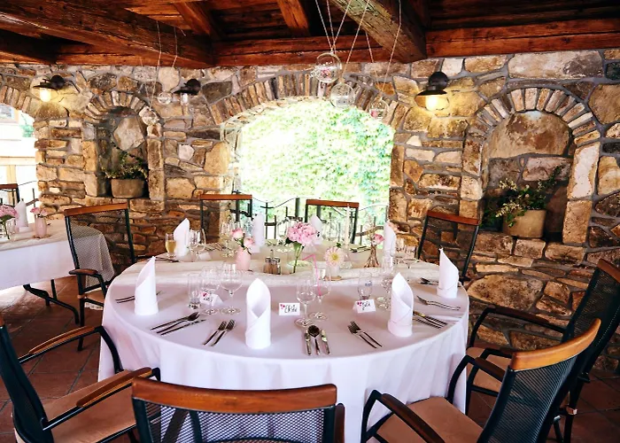 Katerain Hotel, Restaurace, Wellness Όπαβα